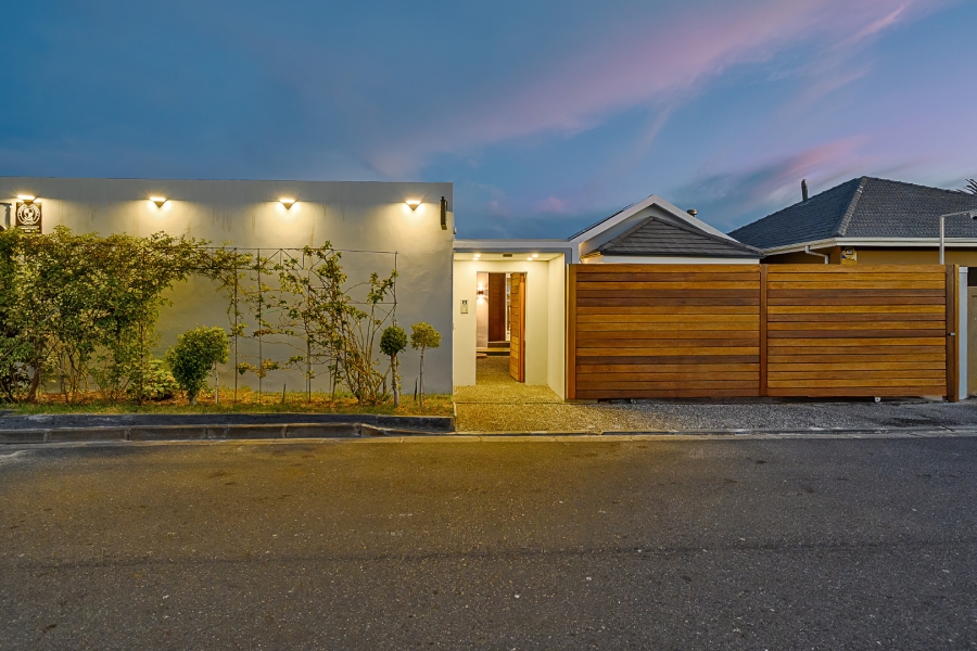 5 Bedroom Property for Sale in Southfield Western Cape